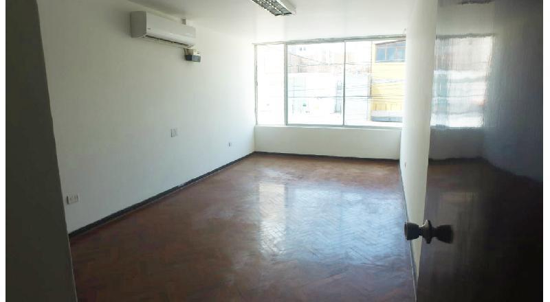 ALQUILER DE CASA DE 2 PISOS EN LOS SAUCES - SANTA VICTORIA
